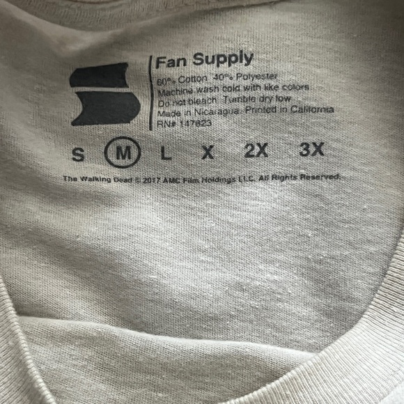 The Walking Dead T-Shirt. Size Medium - Picture 3 of 3